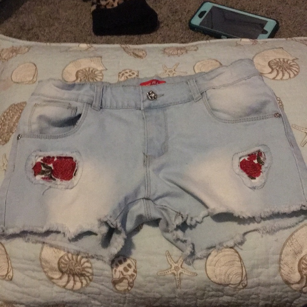 Cute girl shorts with roses on them